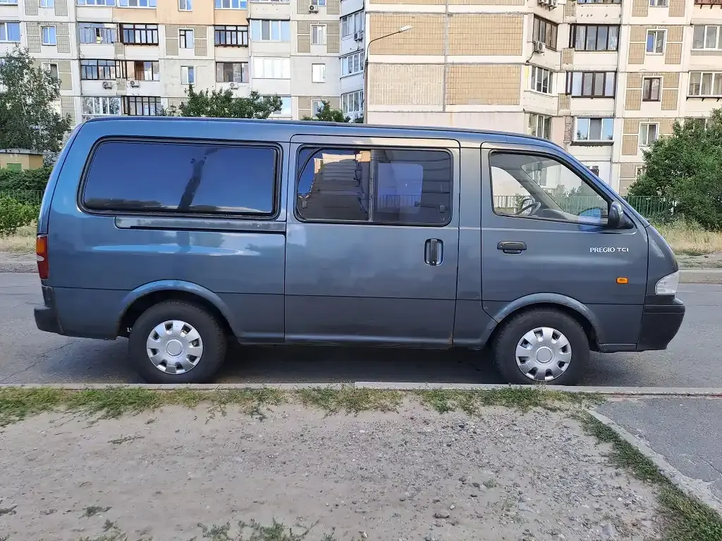 Kia Pregio: чому корейський фургон 90-х досі на ходу в Україні