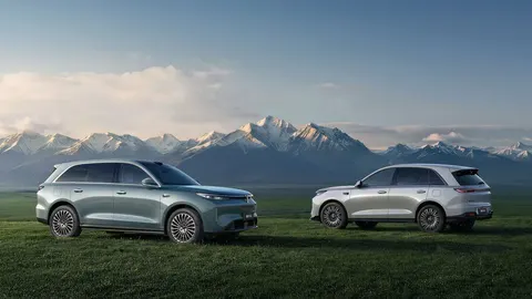 Great Wall представив преміальний кросовер Wey V8X: до 694 сил та 402 км на елек