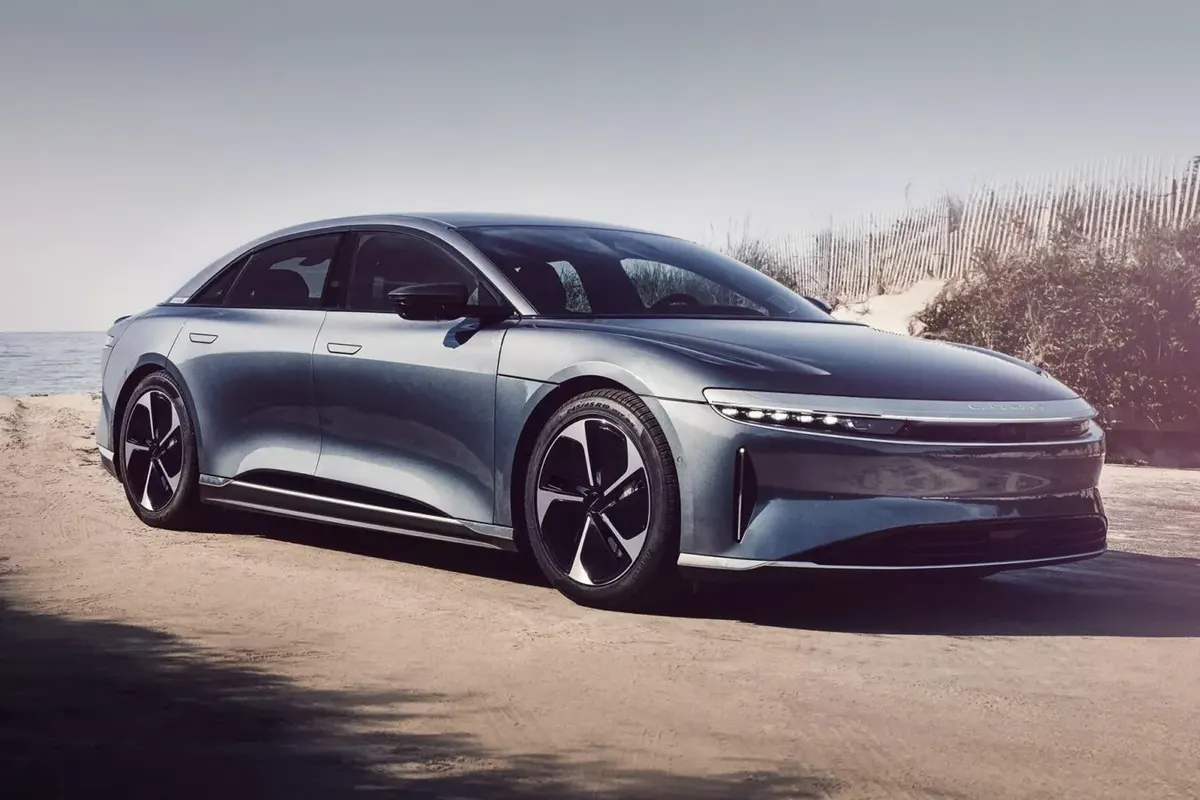Lucid Air 2027: новий пакет Stealth & Sound і незмінні ціни