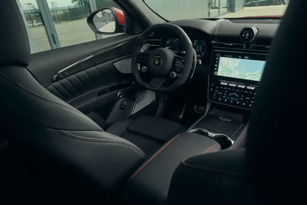 Maserati Grecale Modena MY27: фейсліфт і нова версія V6 на 390 к.с. доступні для замовлення в Україні
