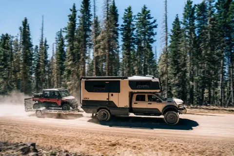 Winnebago Arka: флагманський кемпер для екстремального бездоріжжя