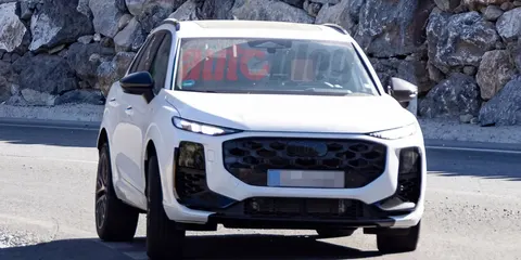 Audi SQ3 уперше помітили на тестах: понад 333 к. с. і чотири вихлопні труби