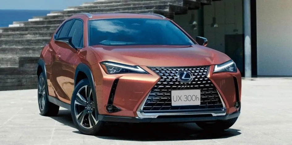 Lexus завершує випуск кросовера UX: що це означає для покупця