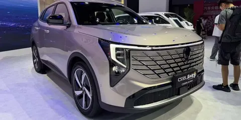 Changan CS55PLUS Blue Whale: гібридний кросовер без зарядки з'явився в Китаї