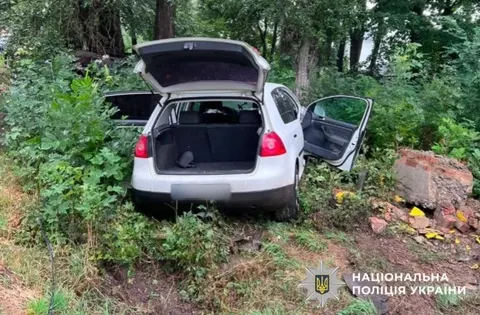 Смертельна ДТП на Буковині: автомобіль злетів з дороги, загинув 24-річний водій