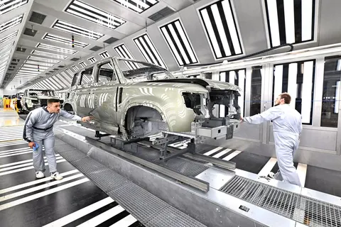 Jaguar Land Rover скоротить 4000 робочих місць та зосередиться на електромобілях