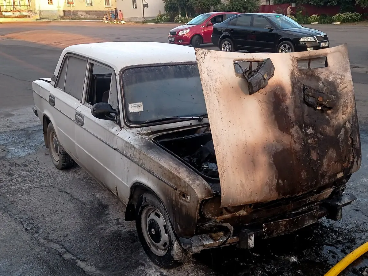 У Вінниці після ДТП на Гонти загорівся автомобіль: водій травмований
