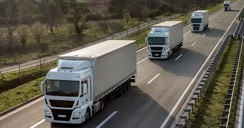 У Києві з 3 вересня дозволять транзит вантажівок у комендантську годину
