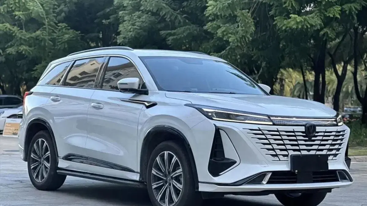У Казахстані п'яний чоловік викрав авто зі сплячим власником у салоні
