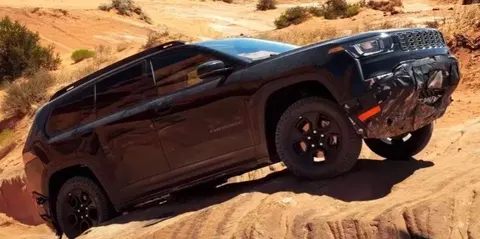 Jeep показав позашляхову версію Cherokee Trailhawk: що відомо